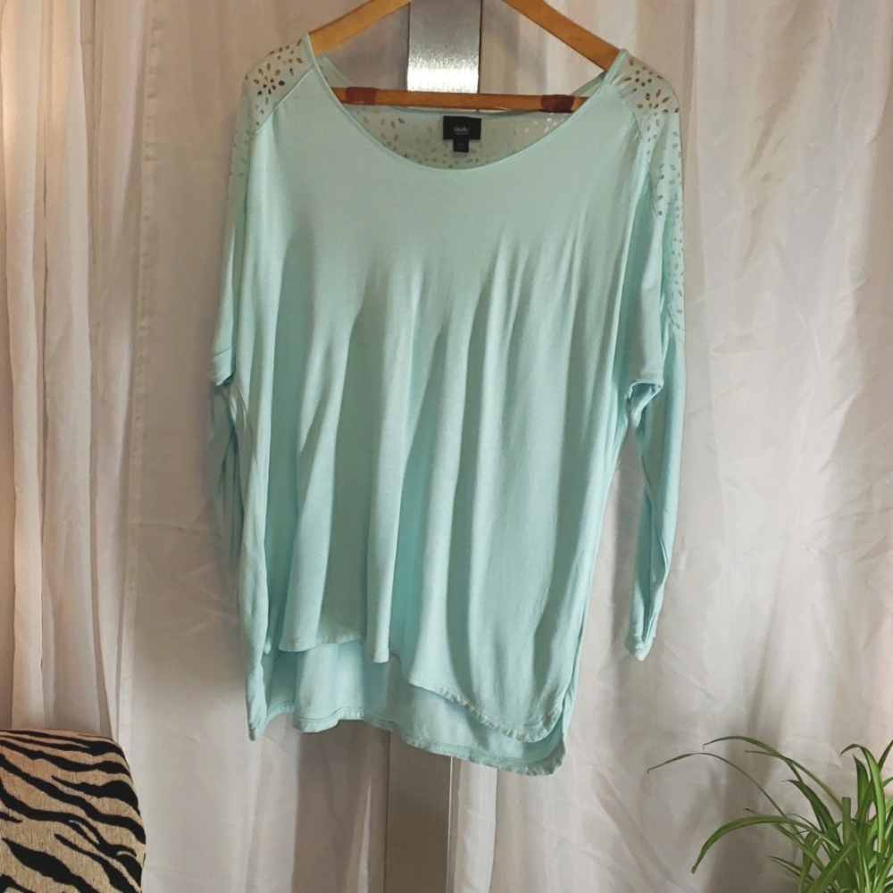 Mint dolman sleeve top size. L